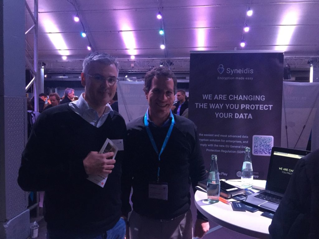 stand Interaction with the participants of the Münchener Startup Demo Night